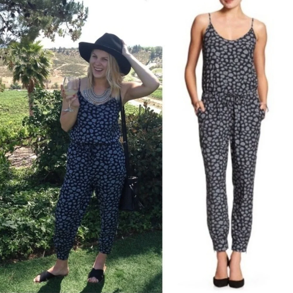 Banana‎ Republic navy floral drawstring waist  zipper bottom jogger jumpsuit
